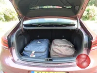 Renault Logan (белый)